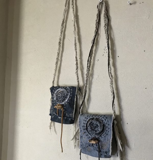 デニム刺し子刺繍首掛けIQOSシガレットケース - Image 3