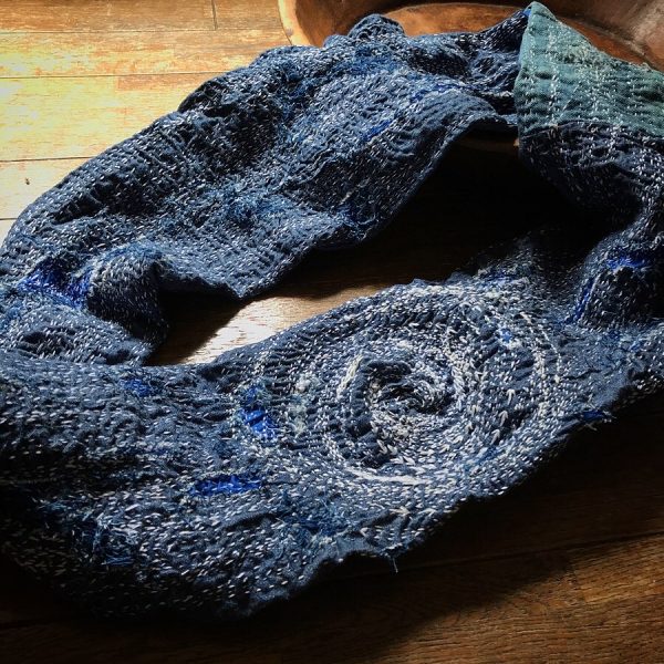 刺し子刺繍ダンガリーデニムロングスヌード