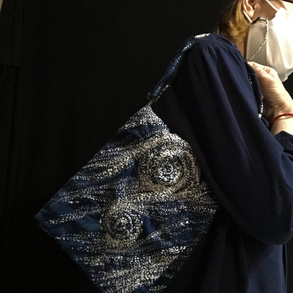 日本の藍染め古布刺し子刺繍バッグ - Image 2