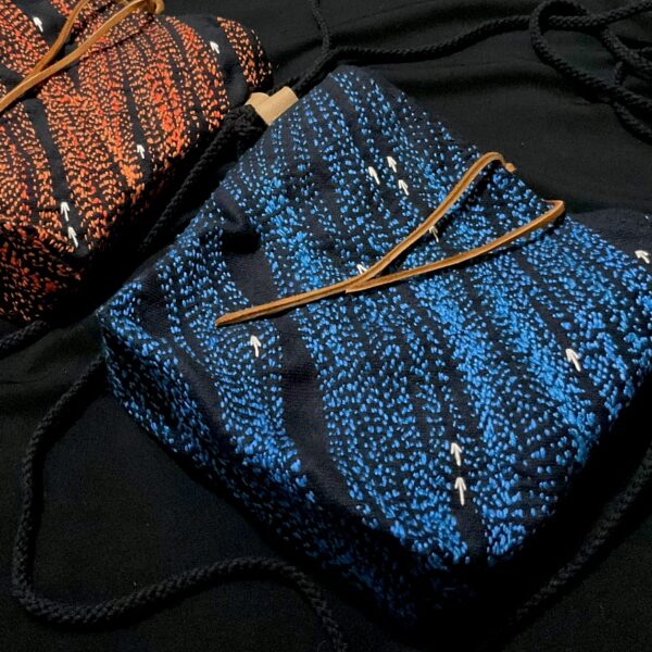 ブラックデニム青渦刺し子刺繍ミニバッグ - Image 3