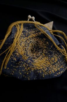 古布ゴールド系渦巻きがま口財布